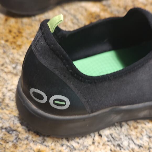 OOfos OOmg eeZe Low Recovery Slip On Shoes Sneakers Black Women's Sz 8 - Picture 6 of 14